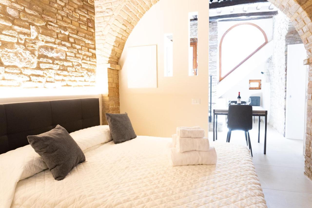 Loft Rustico In Centro Storico Apartment Assisi Luaran gambar